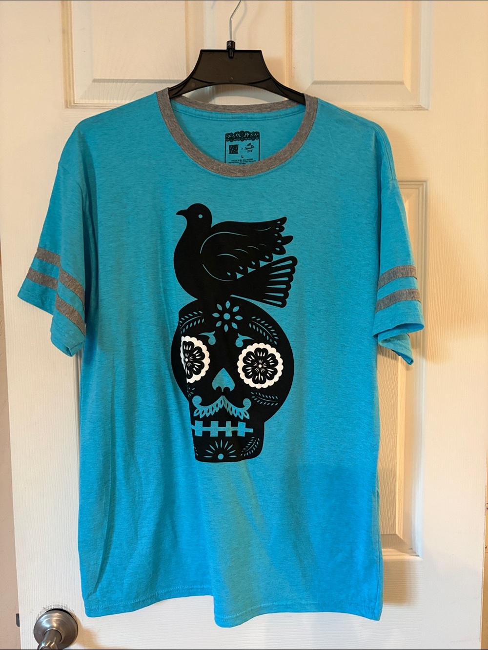 Luis & Fitch NWOTTeal Graphic Skull & Bird Ringer Tee L